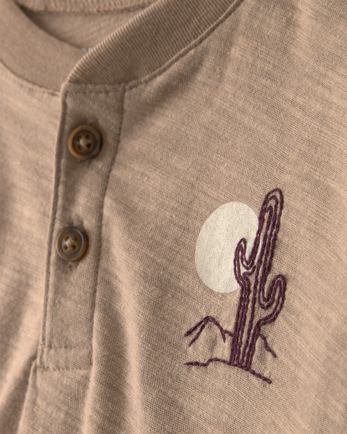 Conjunto de 2 Piezas Henley de Cactus y Short - Café